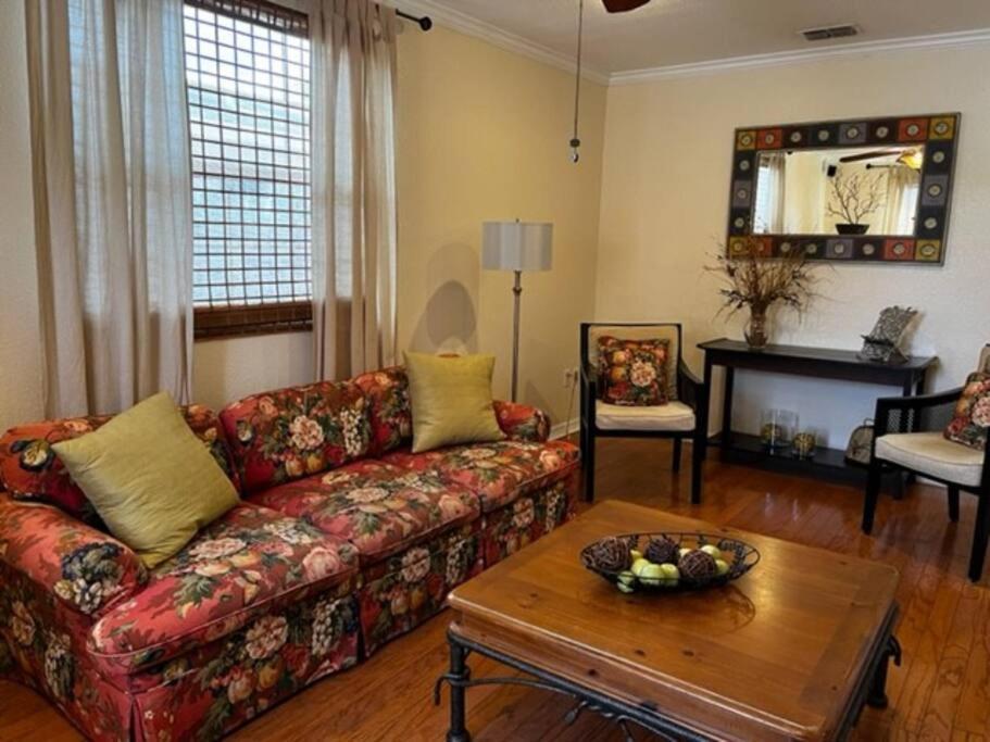 House Close To Downtown, Airport, Raymond James Stadium, And Many More Places Tampa Eksteriør billede