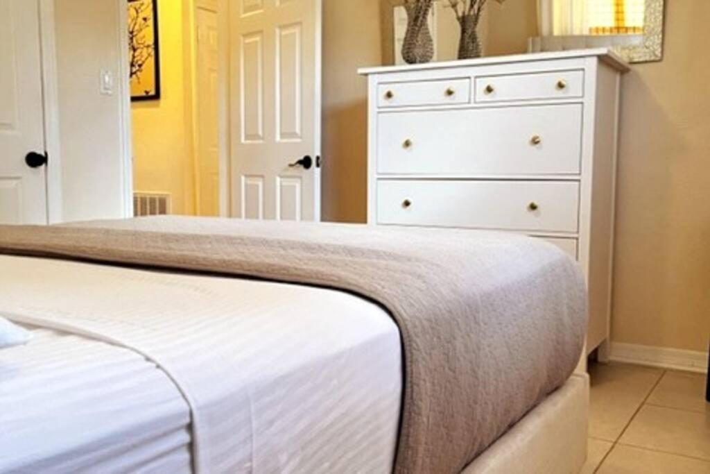 House Close To Downtown, Airport, Raymond James Stadium, And Many More Places Tampa Eksteriør billede