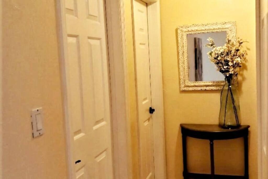 House Close To Downtown, Airport, Raymond James Stadium, And Many More Places Tampa Eksteriør billede